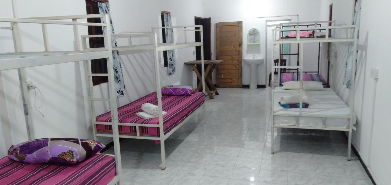 Walkers Hostel Тринкомале Екстериор снимка