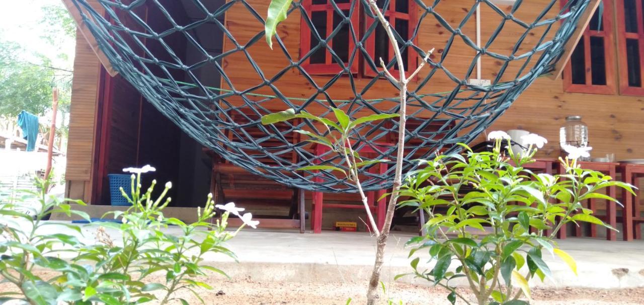 Walkers Hostel Тринкомале Екстериор снимка